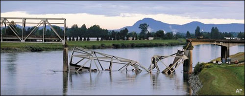 AP-Skagit-I5-bridge-collapse