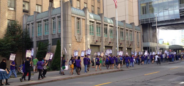 SEIU1199NW-harborview-staffing-picket1