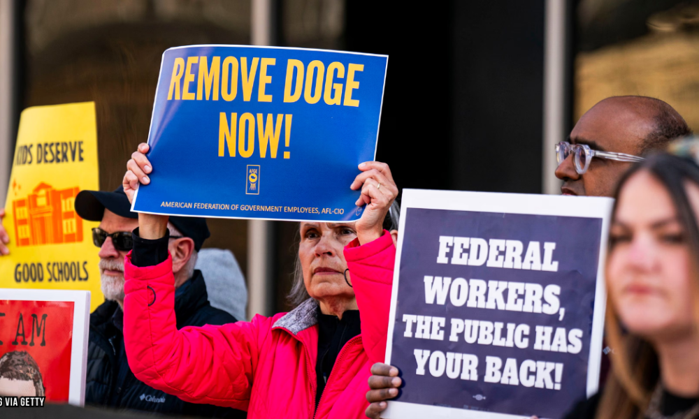 Fed. workers job hunt | Apple shutters union store | Contract at JBS